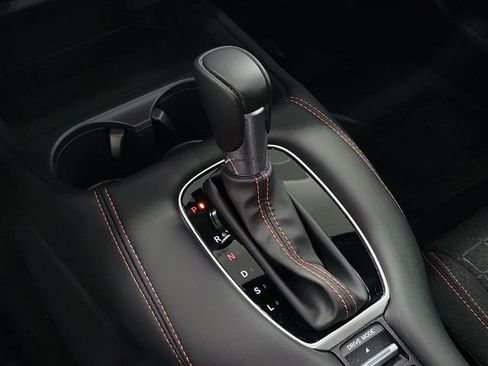 Certified 2025 Honda HR-V Sport image 32