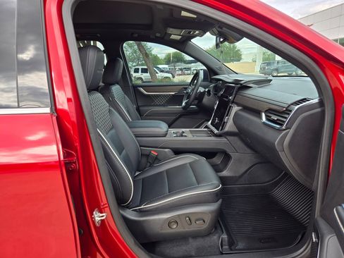 Certified 2024 GMC Acadia Denali FWD image 23