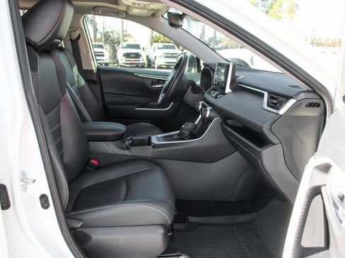 Used 2023 Toyota RAV4 XLE Premium image 38