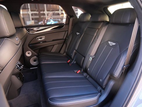 New 2025 Bentley Bentayga image 20