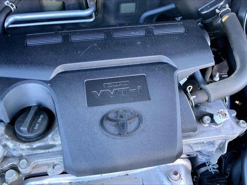 Used 2018 Toyota RAV4 LE w/ All Weather Liner Package image 31