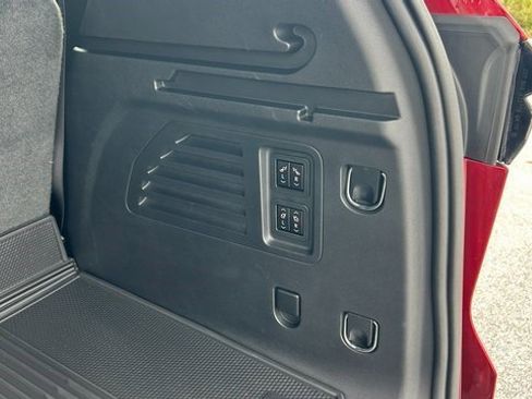 Certified 2024 Chevrolet Traverse RS image 15