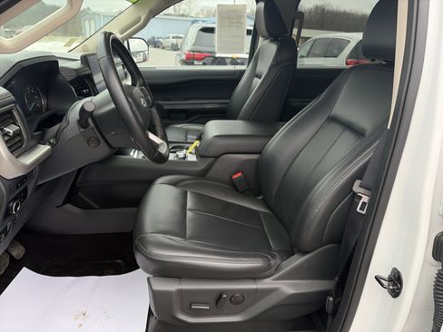 Used 2024 Ford Expedition XLT image 12