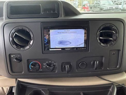 Used 2014 Ford E-450 and Econoline 450 Super Duty w/ Motorhome Prep Package RWD image 17