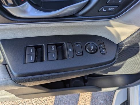 Used 2018 Honda CR-V Touring image 20