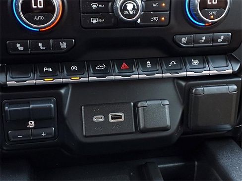 Used 2021 Chevrolet Silverado 1500 High Country w/ LPO, Dark Essentials Package image 15