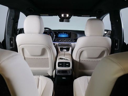 Used 2025 Mercedes-Benz GLS 63 AMG 4MATIC image 25