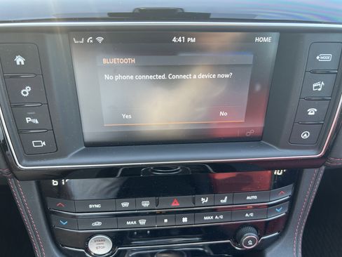 Used 2018 Jaguar F-PACE R-Sport image 15