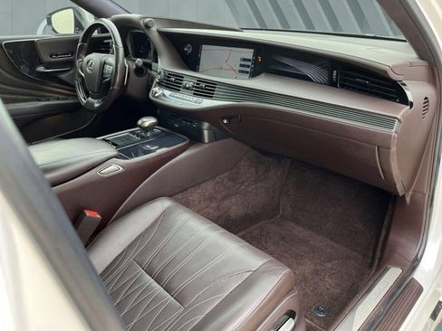 Used 2018 Lexus LS 500 w/ Interior Upgrade Package RWD image 23