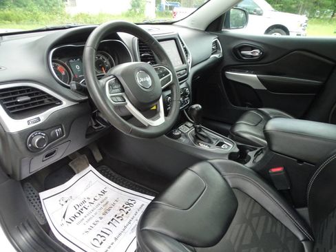 Used 2022 Jeep Cherokee 4WD Latitude Lux image 14