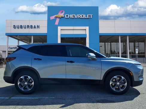 Used 2025 Chevrolet Blazer LT image 4