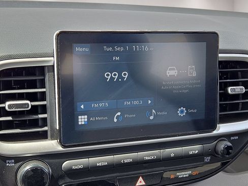 Used 2025 Hyundai Venue SEL FWD image 25