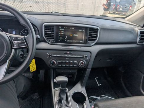 Used 2020 Kia Sportage LX w/ LX Popular Package AWD/4WD image 3