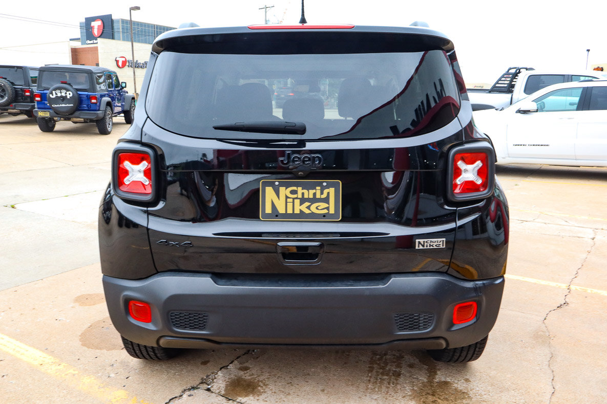 Used 2023 Jeep Renegade Altitude w/ Sun/Sound Group AWD/4WD image 13