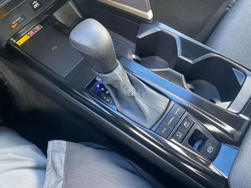 Used 2025 Toyota Camry LE image 41