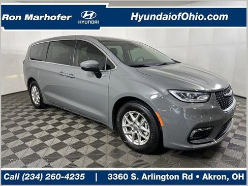 Used 2023 Chrysler Pacifica Touring-L image 1
