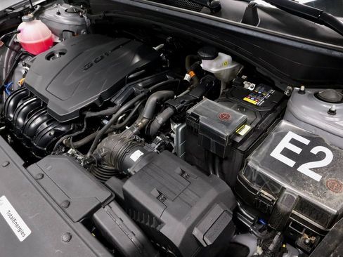 Used 2023 Kia Sportage LX image 16