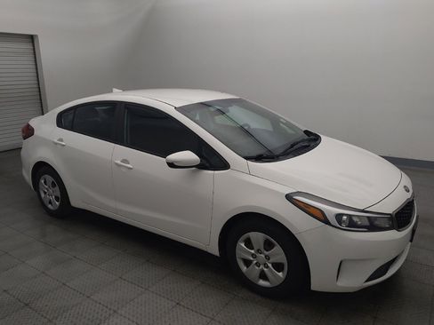 Used 2017 Kia Forte LX FWD image 11