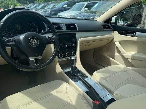 Used 2012 Volkswagen Passat 2.5 SE FWD image 11