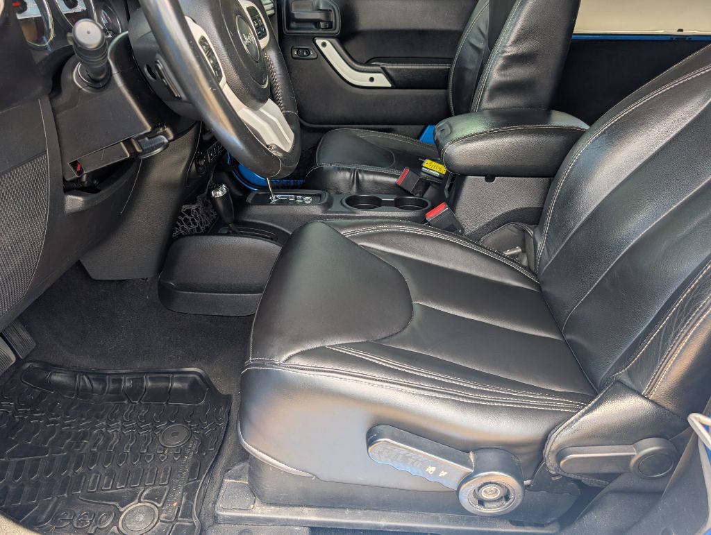 Used 2014 Jeep Wrangler Sahara AWD/4WD image 8