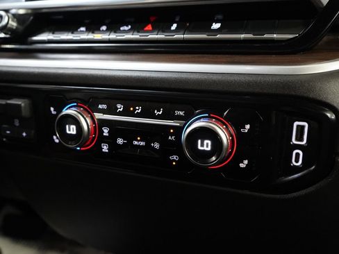 Used 2025 GMC Sierra 1500 SLT RWD image 45