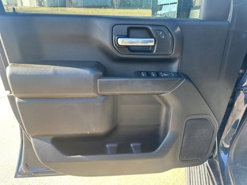 Used 2020 Chevrolet Silverado 2500 Custom w/ Custom Convenience Package image 9