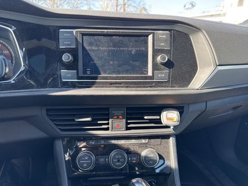 Used 2019 Volkswagen Jetta R-Line image 10