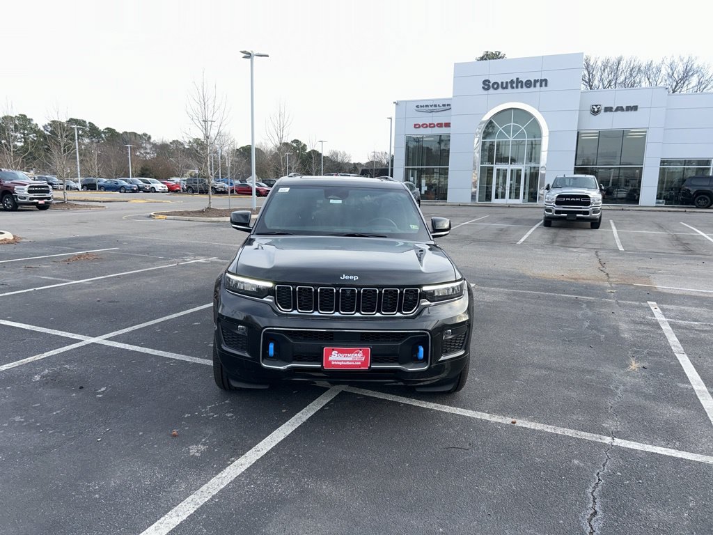 New 2024 Jeep Grand Cherokee Overland w/ Advanced Protech Group III AWD/4WD image 2