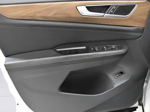 Used 2024 Volkswagen Atlas SE image 12