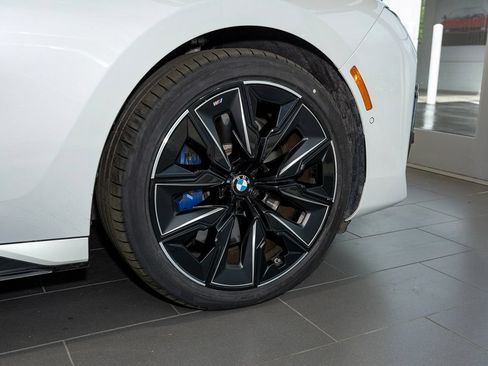 Used 2023 BMW 760i xDrive w/ Executive Package AWD/4WD image 4
