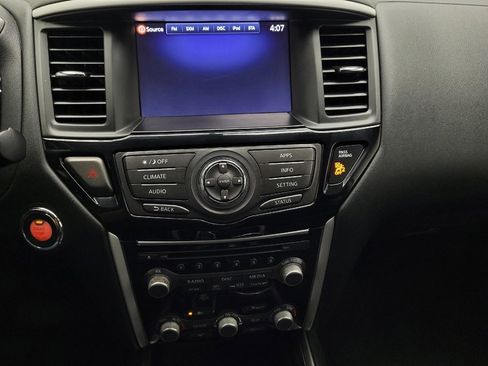 Used 2019 Nissan Pathfinder S image 25