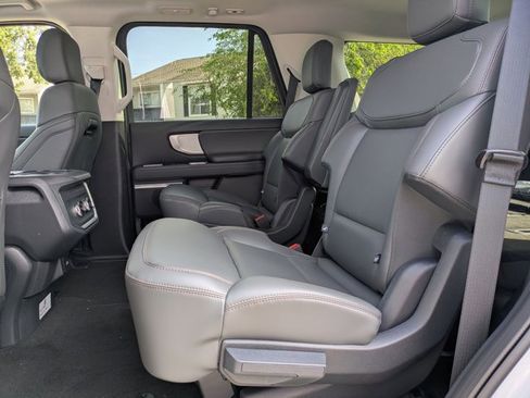 New 2025 Ford Expedition Active image 20