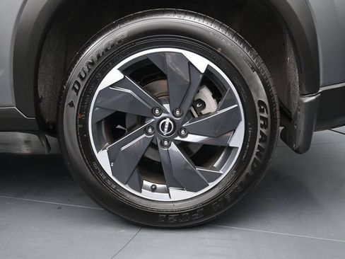 Certified 2026 Nissan Rogue SV AWD/4WD image 14