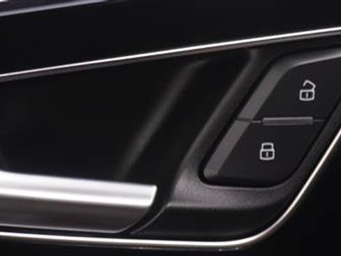 Used 2018 Audi Q7 3.0T Premium Plus w/ Premium Plus Package AWD/4WD image 26