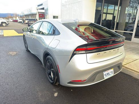 Used 2024 Toyota Prius LE image 11