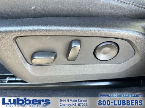 Used 2025 Chevrolet Colorado LT w/ LT Convenience Package image 12