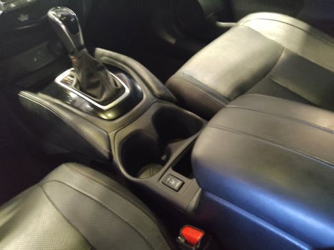 Used 2018 Nissan Rogue SL image 26