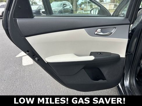 Used 2022 Kia Forte LXS image 13