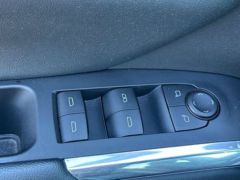 Used 2025 Chevrolet Traverse Z71 AWD/4WD image 11