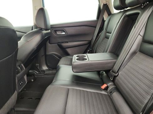 Used 2025 Nissan Rogue Rock Creek image 38