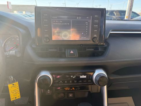 Used 2019 Toyota RAV4 LE image 21