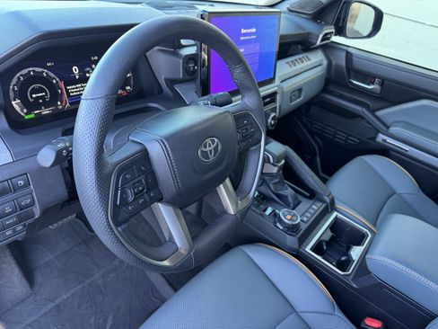 Used 2024 Toyota Tacoma Trailhunter image 12