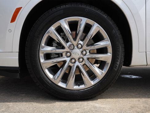 Certified 2023 Cadillac XT6 Premium Luxury w/ Platinum Package image 31