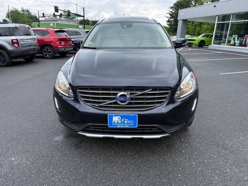 Used 2016 Volvo XC60 T5 Premier w/ Proximity Package FWD image 3