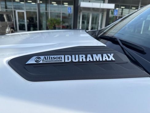 Used 2024 Chevrolet Silverado 2500 LT image 9