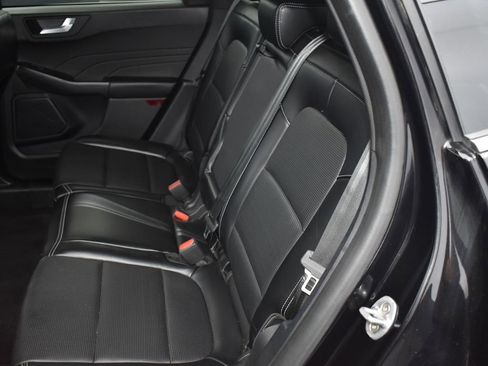 Used 2024 Ford Escape Platinum image 17