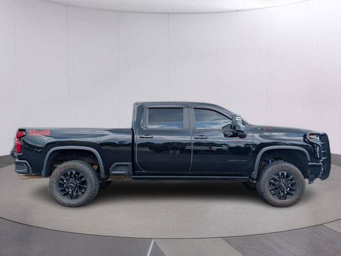 Used 2025 Chevrolet Silverado 2500 ZR2 w/ Technology Package AWD/4WD image 7