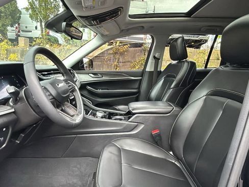 Used 2023 Jeep Grand Cherokee 4WD 4xe image 24