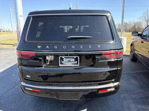 Used 2024 Jeep Wagoneer 4WD w/ Premium Group I image 7