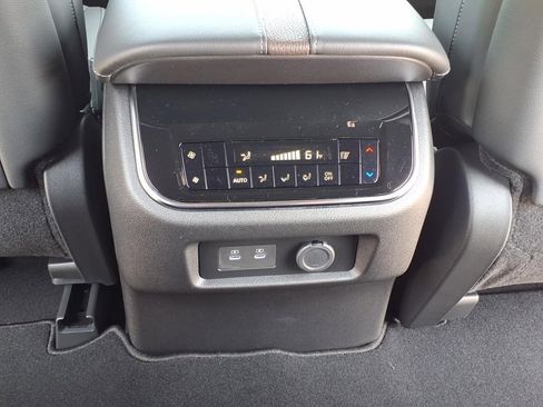 New 2025 Nissan Armada SL w/ Captain's Chari Seat Package image 15